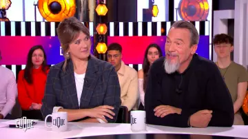 Blazer plaid Camille Dauxert in Clique of march 5, 2020