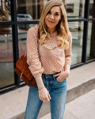 Sac à Bandoulière en cuir de Allié Noriega sur l'Instagram account @allysoninwonderland