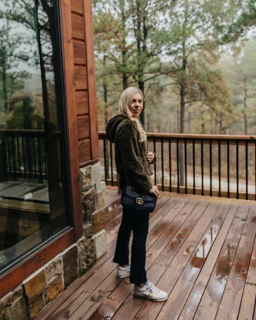 Fray Jeans Black de Ally Noriega en la cuenta de Instagram @allysoninwonderland