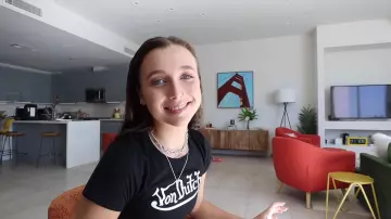 Von Dutch Black Top worn by Emma Chamberlain in LEARNING HOW TO SKATEBOARD TO IMPRESS A BOY