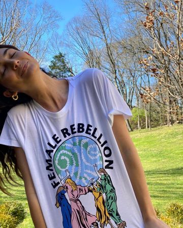 Stella McCartney In­ter­na­tion­al Wom­en's Day Print­ed Cot­ton Jer­sey T Shirt worn by Lily Aldridge Blackberry Farm March 8, 2020