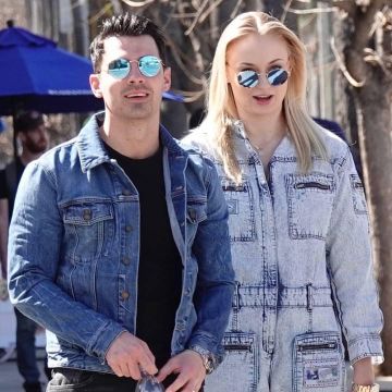 Ray-ban Met­al Sun­glass­es worn by  Joe Jonas Los Angeles March 3, 2020