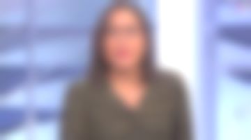 The blouse V-neck loose-fitting printed green Karine Baste-Regis in Télématin the 09.03.2020