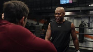 Nike débardeur noir porté par Driscoll (Bokeem Woodbine) dans Spenser Confidentielles