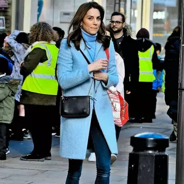 Mulberry Padding­ton Wool Blend Coat worn by Catherine, Duchess of Cambridge Waterstones March 7, 2020