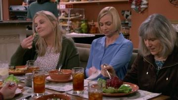 Blue Silk Blouse worn by Jill (Jaime Pressly) in Mom Season 7 Episode 17