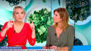 Suéter de cuello en V con cremallera suelta de Caroline Ithurbide en algodón mixto en William al mediodía del 09.03.2020