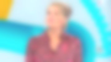 The shirt collar victorian floral print of Melanie Griffin in Télématin the 29.02.2020