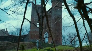Le château en ruines dans Kaamelott - Premier Volet