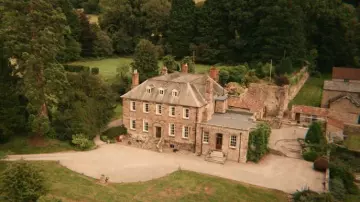 The home of Aimee Gibbs (Aimee Lou Wood) in Sex Education S01E02