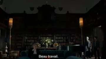 The chesterfield sofa green Meyer Offerman (Al Pacino) in Hunters (S01E01)