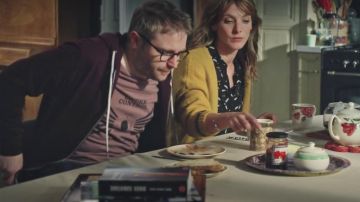 Hoodie bordeaux Nathan (Thibaud Vaneck) in Plus belle la vie (S16)