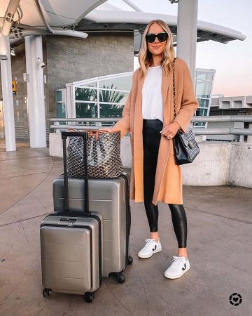 Veja White Sneak­ers of Amy Jackson on the Instagram account @fashion_jackson