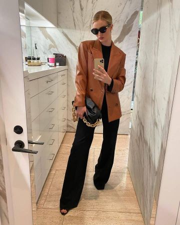 The Row Gala Stretch Cady Wide Leg Pants usados por Rosie Huntington-Whiteley Instagram marzo 9, 2020