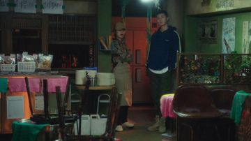 Blue Hood­ie worn by Park Sae Ro Yi (Park Seo-joon) in Itaewon Class Season 1 Episode 4