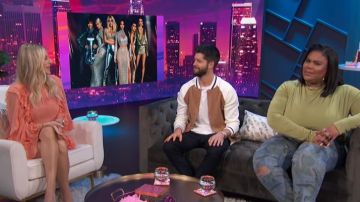 Ulla johnson Aberdeen Robe en Corail porté par Morgan Stewart sur E! News 9 Mars 2020