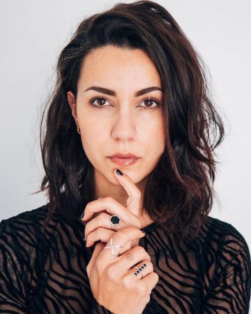 Anillo de cocodrilo de Coline en la cuenta de Instagram de @coline