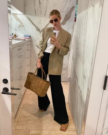 The Row Gala Stretch Cady Wide Leg Pants usados por Rosie Huntington-Whiteley Instagram marzo 9, 2020