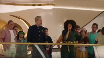 Ceinture imprimé porté par Billie McEvoy (Lenora Crichlow) dans l'Avenue 5 de la Saison 1