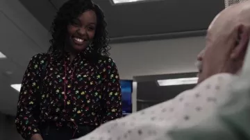Noir Floral Shirt porté par la Grâce de Ryder (Sierra McClain) dans le 9-1-1: Lone Star Saison 1 Épisode 9