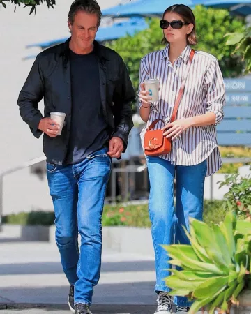 Loewe Flare Denim Pantalon de Kaia Jordan Gerber sur l'Instagram account @kaiagerber 10 Mars 2020