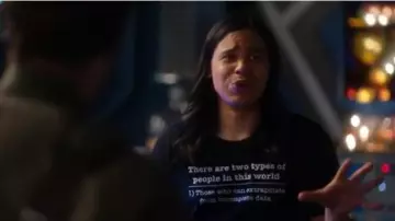 Black Print T-Shirt worn by Cisco Ramon (Carlos Valdes) in The Flash Season 6 Episode 14