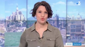 La chemise kaki manches longues liseré doré et poches de Emmanuelle Lagarde dans le 12/13 de France 3