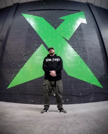 Sweatshirt black hoodie Palm Angels worn by Tonton Gibs on a post-Instagram @tonton_gibs