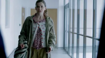 Pantalones usados por Molly Hooper (Louise Brealey) en Sherlock (S02E03)