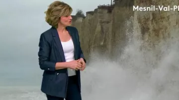 The jacket tailored collar twill jean gross of Valérie Maurice in Weather of France 2 on the 11.03.2020