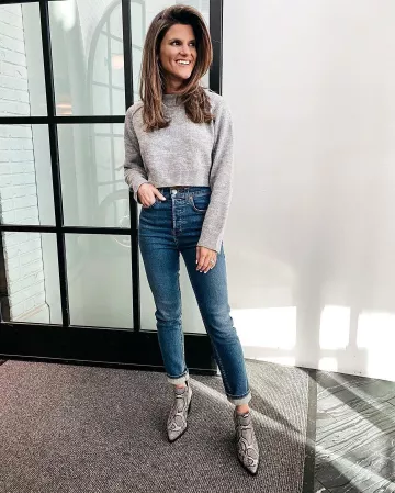 Topshop Grey Sweater of Brighton Keller Butler en la cuenta de Instagram @brightonkeller