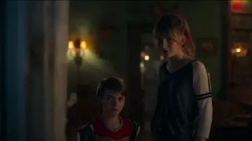 Top Grey worn by Kinsey Locke (Emilia Jones) Locke & Key Season 1 Episode 7