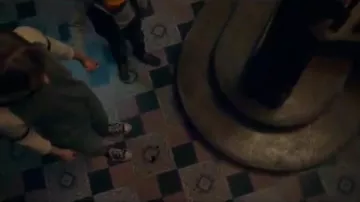 Bur­gundy Sneak­ers worn by Kinsey Locke (Emilia Jones) Locke & Key Season 1 Episode 7