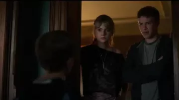 T-Shirt Black worn by Kinsey Locke (Emilia Jones) in Locke & Key Season 1 Episode 9