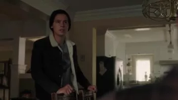 Noir Sherpa Veste portée par Jughead Jones (Cole Sprouse) à Riverdale Saison 4 Épisode 16
