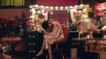 La chaise en velours de Judy Garland (Renée Zellweger) dans Judy