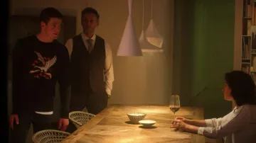 Ralph Lauren eagle embroidered sweater worn by Polo (Álvaro Rico) in Elite (S03E01)