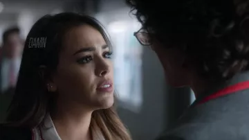 Damn crystal hair clips worn by Lu (Danna Paola) as seen in Elite (S03E01)