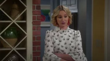 Eye Printed Blouse worn by Mandy Baxter (Molly McCook) in Last Man Standing Season 8 Episode 14