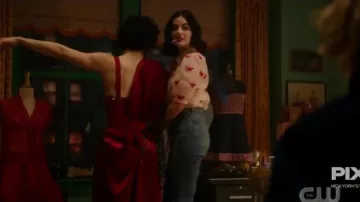 Wedgie Icon Jeans worn by Katy Keene (Lucy Hale) in Katy Keene Season 1 Episode 6