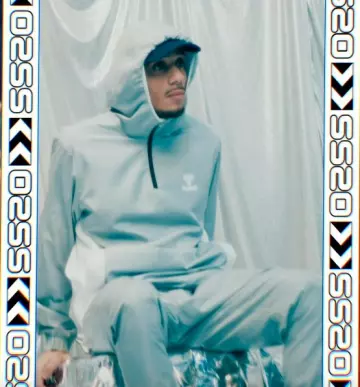 Le jogging gris Hummel de Mister V sur le compte Instagram de @yvick