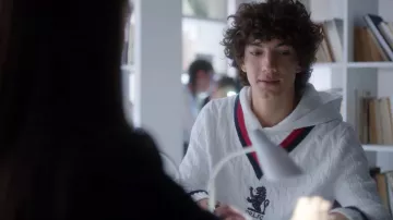 Ralph Lauren Hooded Cricket Sweater worn by Valerio (Jorge López) in Elite (S03E05)