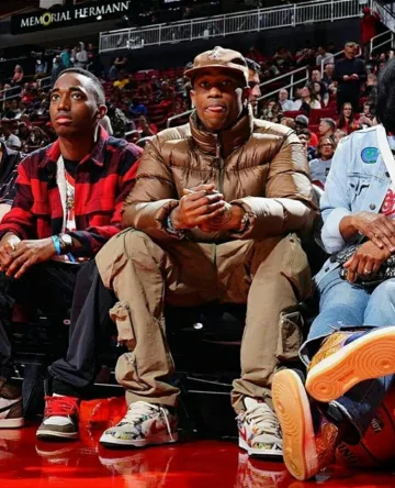 Nike Dunj SB Paris de Travis Scott en la cuenta de Instagram de @travisscott