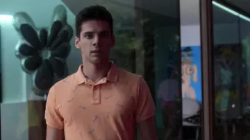Fishbone printed polo shirt worn by Polo (Álvaro Rico) in Elite (S03E06)