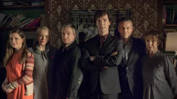 Suéter a rayas de Molly Hooper (Louise Brealey) en Sherlock (S03)