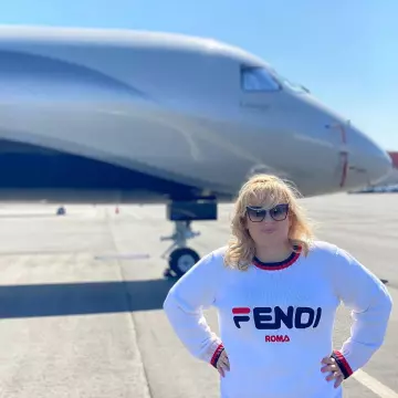 Fendi knit sweater worn by Rebel Wilson on the Instagram account @rebelwilson