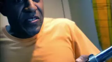 Le pull de Loup-Denis Elion dans Scènes de ménages