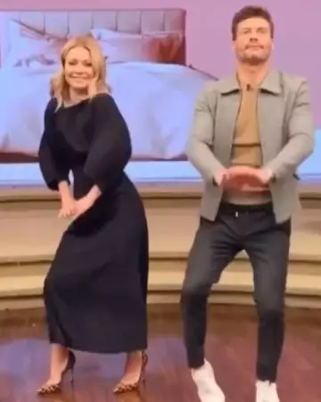 Gianvito Rossi Leopard Print Pumps worn by Kelly Ripa Live with Kelly & Ryan March 12, 2020