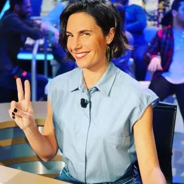 Camisa de popelín de algodón sin mangas de gran tamaño de Alessandra Sublet con bolsillo sesgado en @alessandra_sublet