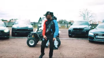 La Veste de Jogging Jordan de Denzo dans Denzo - La sacoche (feat. Koba LaD) (Clip Officiel)